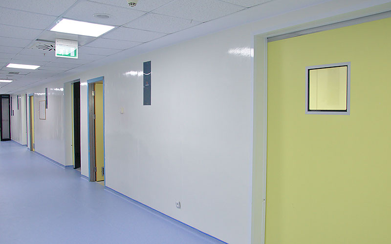 Kocaeli Eğitim Hastanesi klinik koridor hijyenik duvar